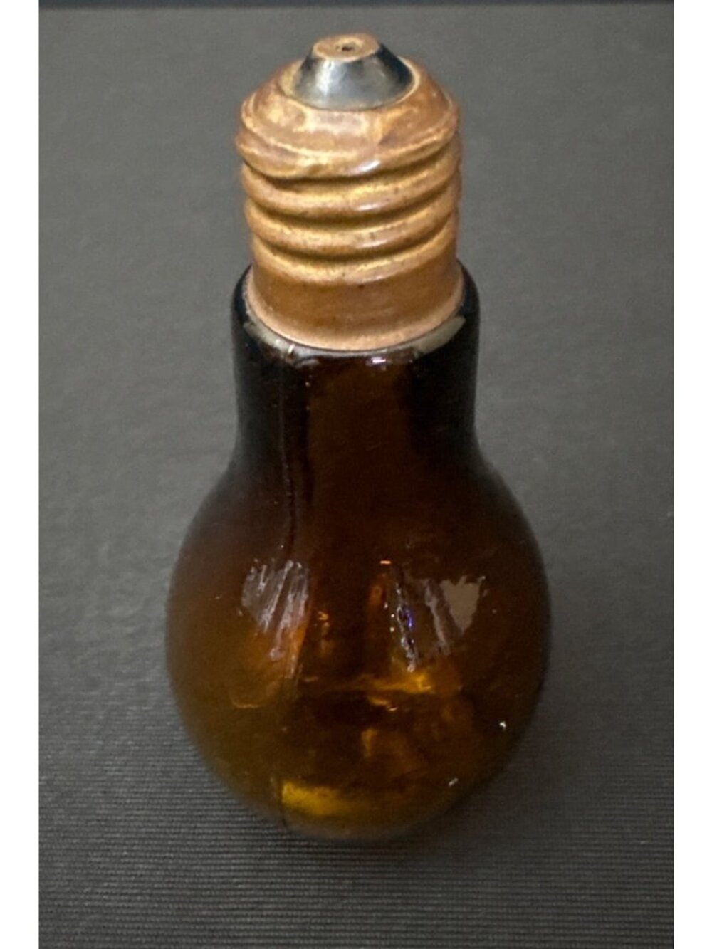 Vintage Amber Glass Light Bulb Bottle Salt Pepper Shaker Metal Lid Brass Bronze - Picture 2 of 16